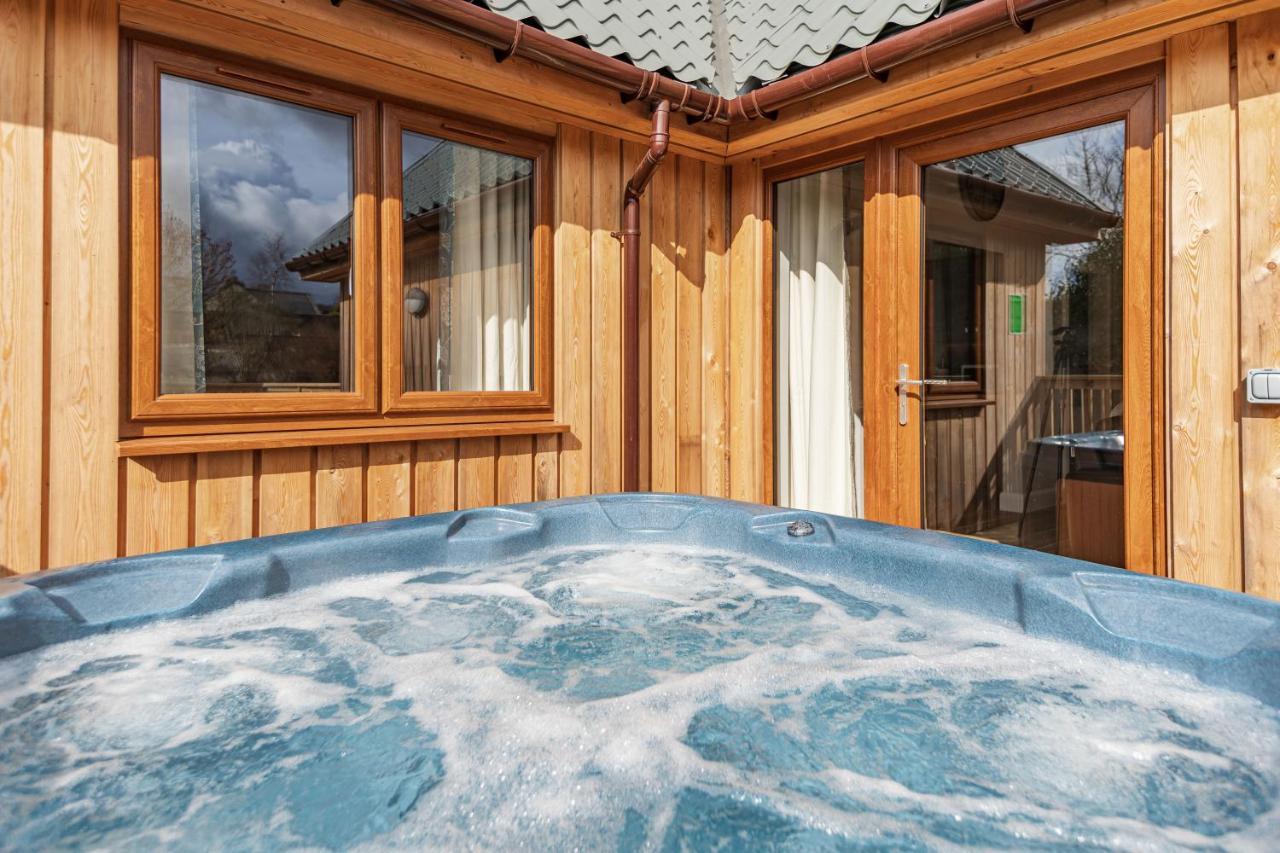 Osprey Lodge 1 With Hot Tub Newton Stewart Exterior foto